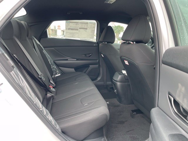New 2025 Hyundai Elantra SEL FWD image 21