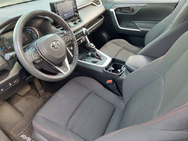 Used 2021 Toyota RAV4 SE w/ Weather & Moonroof Package AWD/4WD image 6