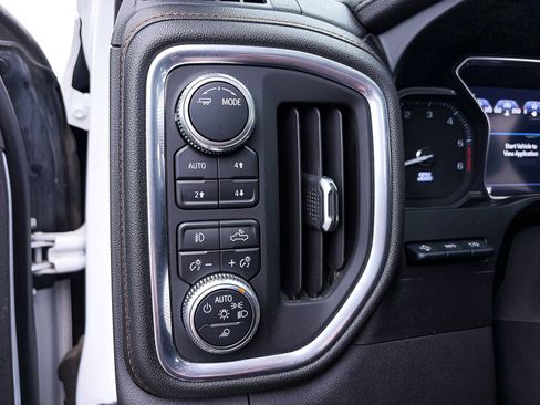 Used 2021 GMC Sierra 1500 AT4 w/ AT4 Premium Package AWD/4WD image 5