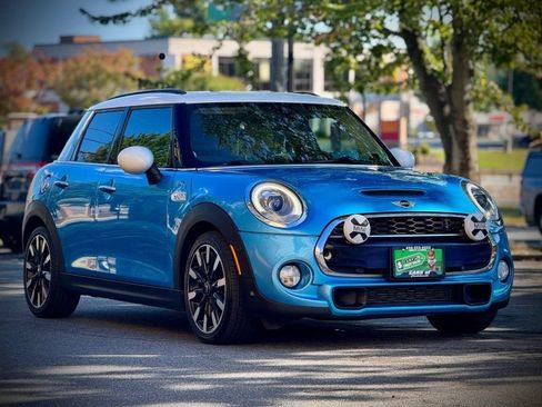 Used 2016 MINI Cooper S image 1