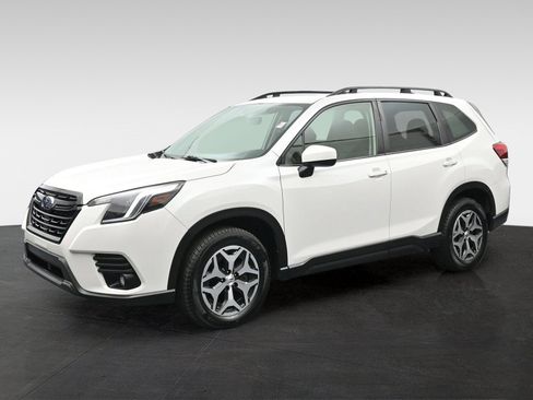 Used 2024 Subaru Forester Premium AWD/4WD image 8