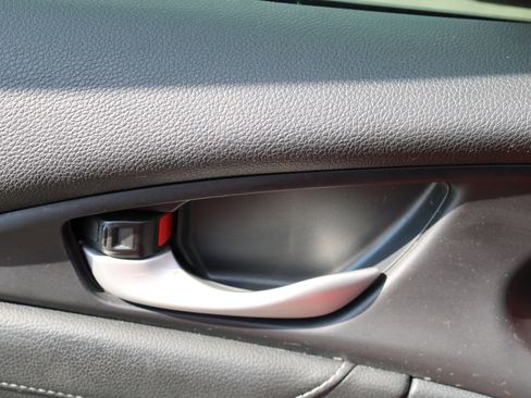 Used 2018 Honda Civic EX-L image 13