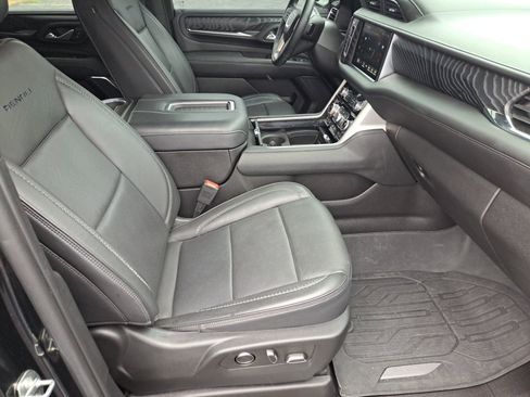 Used 2023 GMC Yukon XL Denali AWD/4WD image 15