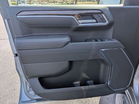 New 2026 GMC Sierra 1500 SLE image 11