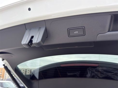 New 2026 Volkswagen Atlas Cross Sport SE image 13