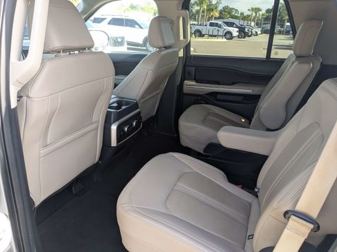 Used 2024 Ford Expedition Limited RWD image 15