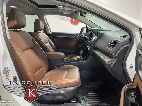 Used 2018 Subaru Outback 2.5i Touring image 23