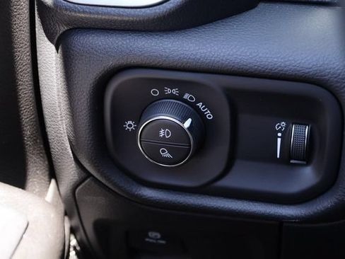 Used 2023 RAM 1500 Big Horn AWD/4WD image 20