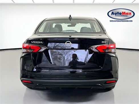 Used 2023 Nissan Versa SV image 8