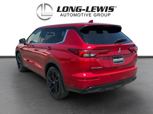 Used 2024 Mitsubishi Outlander SE Black Edition FWD image 4