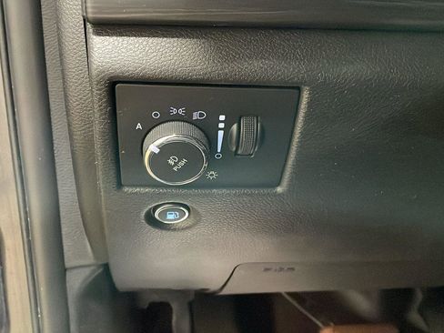 Used 2021 Jeep Grand Cherokee Laredo w/ Security & Convenience Group image 16