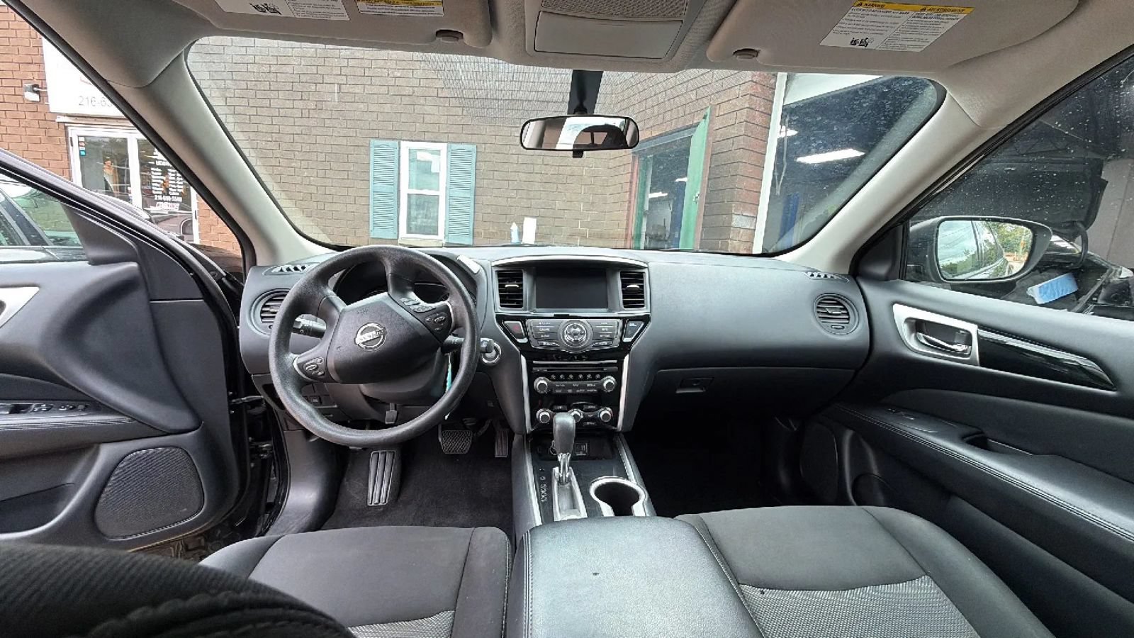 Used 2020 Nissan Pathfinder S AWD/4WD image 17
