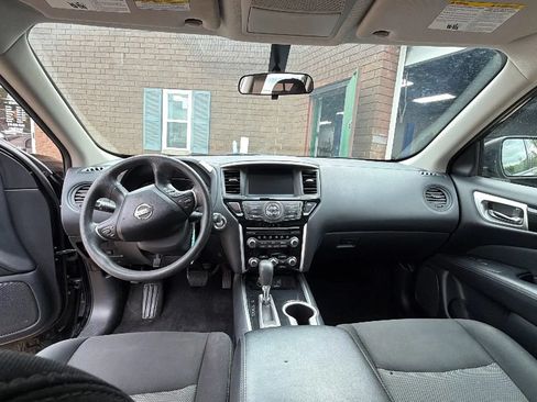 Used 2020 Nissan Pathfinder S AWD/4WD image 17