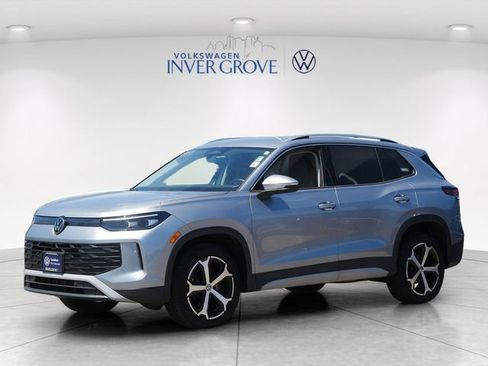 Certified 2025 Volkswagen Tiguan SE AWD/4WD image 3