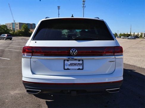 New 2026 Volkswagen Atlas SE image 4