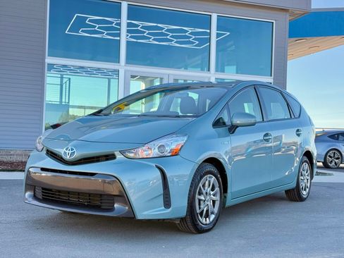 Used 2015 Toyota Prius V Two image 9