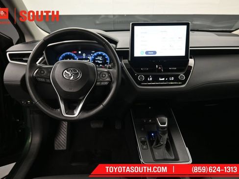 Used 2026 Toyota Corolla Cross XLE AWD/4WD image 11