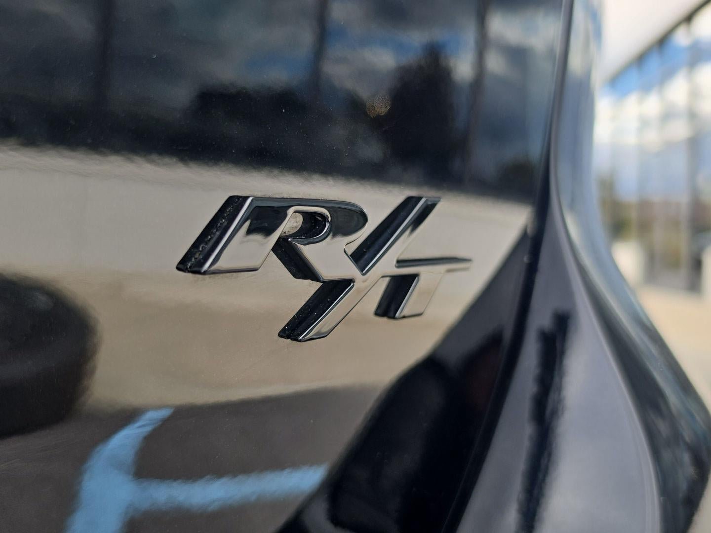 Used 2022 Dodge Durango R/T w/ Blacktop Package AWD/4WD image 5