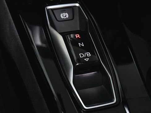 Used 2025 Audi S6 e-tron Prestige w/ 21" Black Optic Package image 36