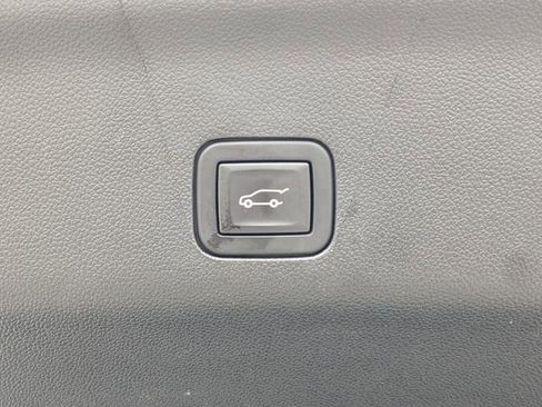 Used 2024 Chevrolet Tahoe Premier image 14