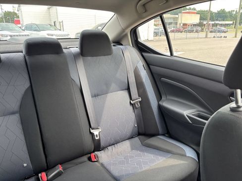 Used 2025 Nissan Versa SV FWD image 36