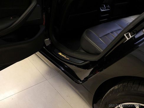 Used 2018 BMW 540i xDrive image 27