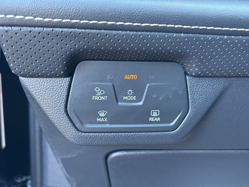 Used 2025 Volkswagen Atlas SE AWD/4WD image 31