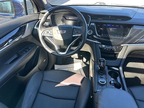 Used 2025 Cadillac XT6 Premium Luxury image 19