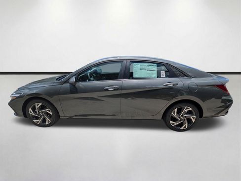 New 2026 Hyundai Elantra Limited FWD image 6