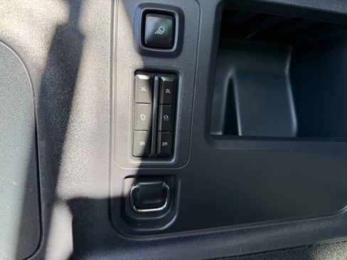 Used 2025 Ford Expedition Max Platinum AWD/4WD image 33