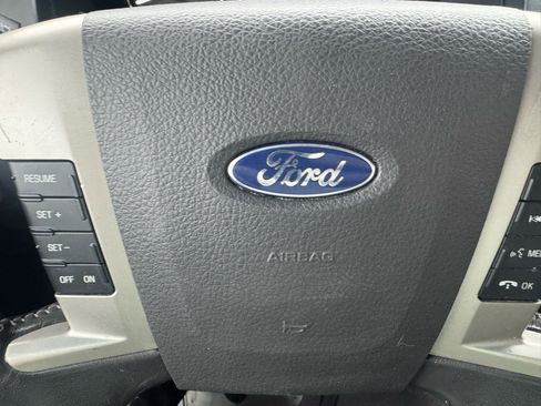 Used 2011 Ford Flex SE image 19