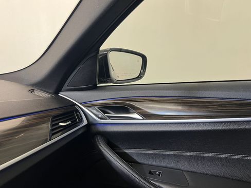 Used 2019 BMW 530e w/ Convenience Package image 30