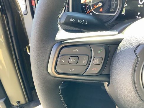 New 2025 Jeep Gladiator Rubicon image 13