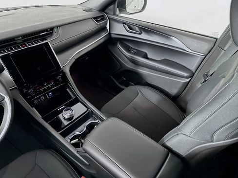 New 2026 Jeep Grand Cherokee Laredo AWD/4WD image 28