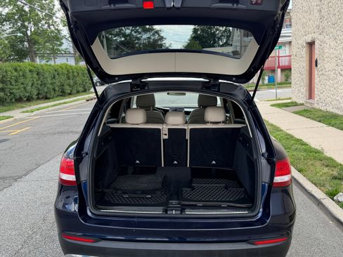 Used 2019 Mercedes-Benz GLC 300 4MATIC image 9