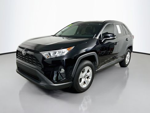 Used 2021 Toyota RAV4 XLE FWD image 10