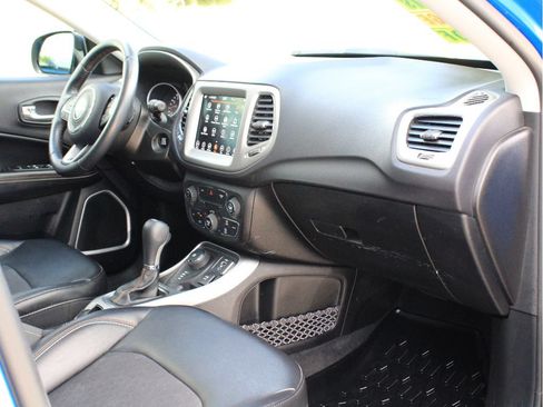 Used 2019 Jeep Compass Latitude w/ Popular Equipment Group AWD/4WD image 24