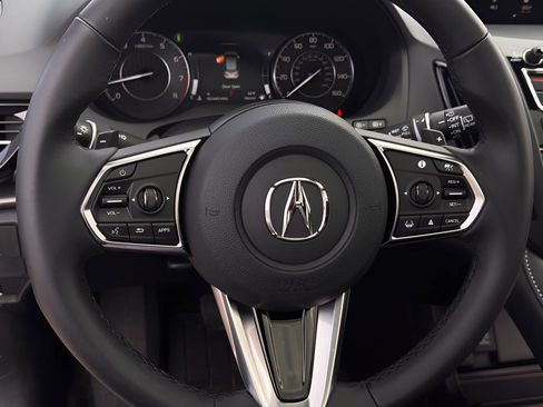 Used 2025 Acura RDX SH-AWD image 17