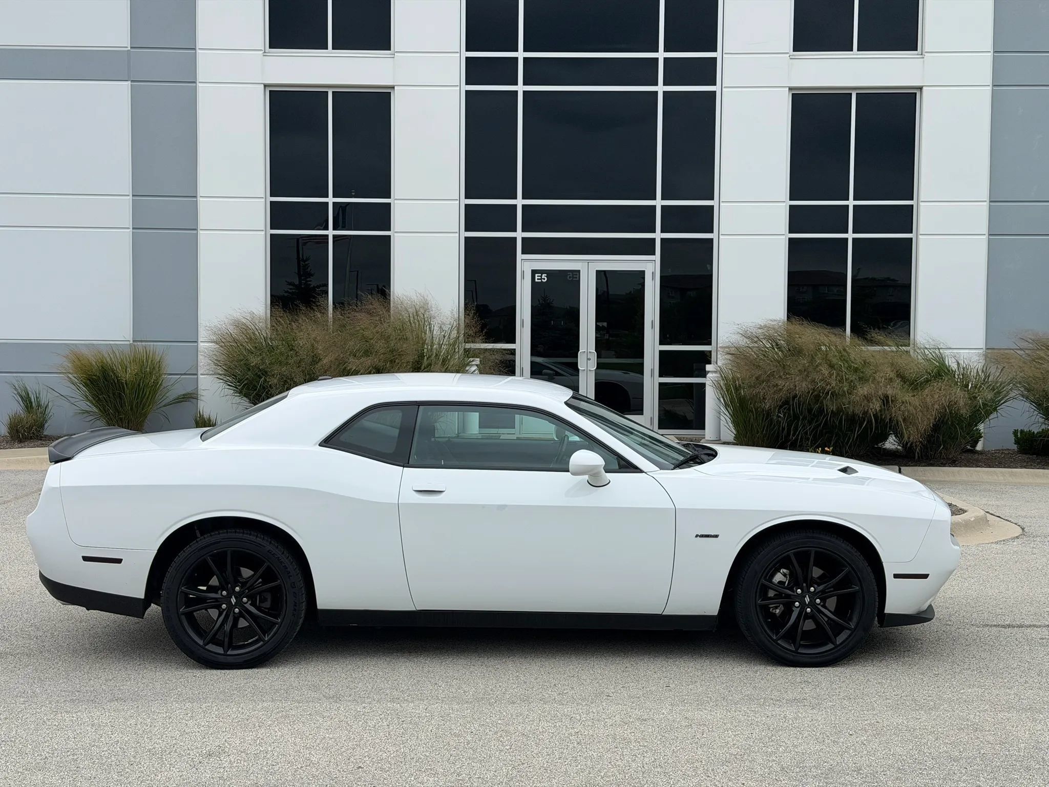 Used 2018 Dodge Challenger R/T w/ Blacktop Package RWD image 4