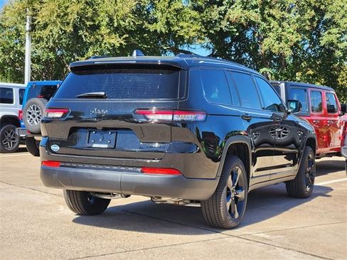 New 2025 Jeep Grand Cherokee L Limited w/ Black Appearance Package image 3
