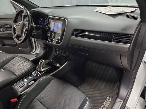 Used 2022 Mitsubishi Outlander GT image 23