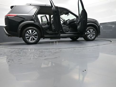 Used 2024 Nissan Pathfinder SL AWD/4WD image 49