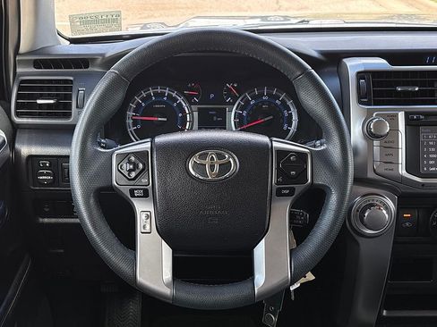 Used 2016 Toyota 4Runner SR5 Premium RWD image 17