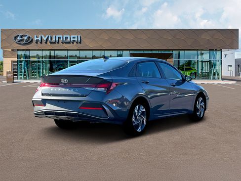 Certified 2025 Hyundai Elantra Sport FWD image 7