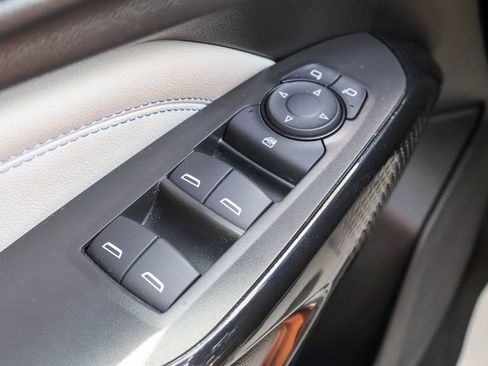 Used 2025 Chevrolet Trax LT w/ LT Convenience Package FWD image 18