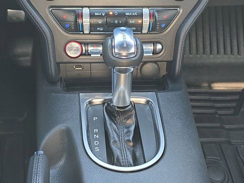 Used 2022 Ford Mustang GT Premium image 19