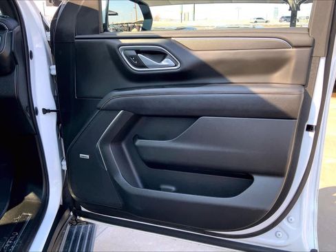 Used 2022 GMC Yukon XL AT4 image 22