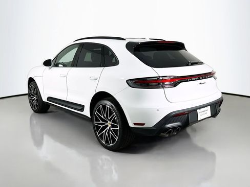 Certified 2026 Porsche Macan image 3