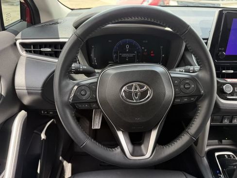 Used 2024 Toyota Corolla Cross XLE w/ Convenience Package FWD image 13