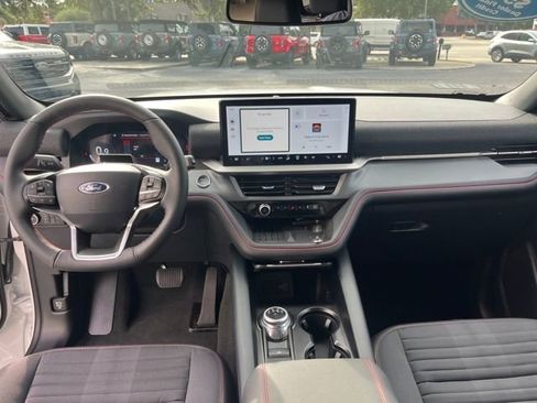 Used 2025 Ford Explorer ST-Line w/ Premium Package image 15